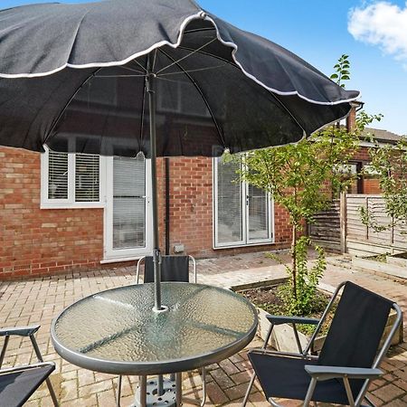 Boutique Heathrow Studio'S - Parking - Garden Apartment Harmondsworth ภายนอก รูปภาพ