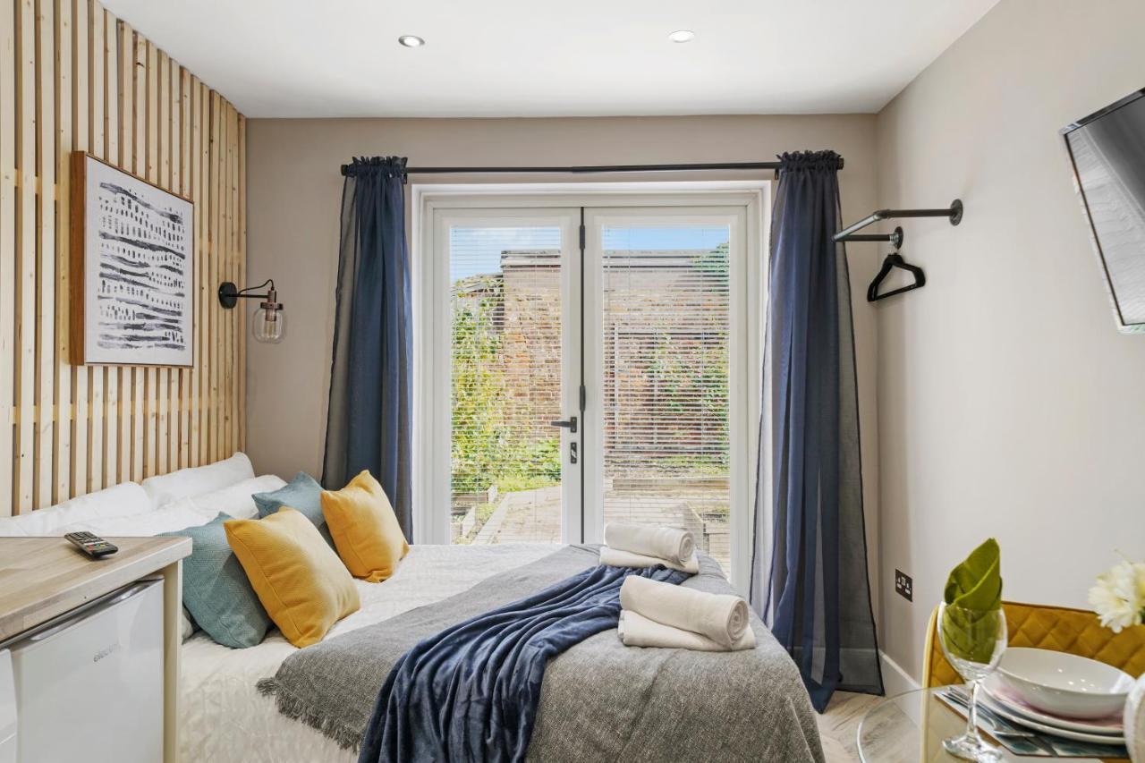 Boutique Heathrow Studio'S - Parking - Garden Apartment Harmondsworth ภายนอก รูปภาพ