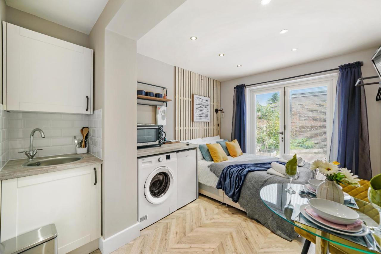 Boutique Heathrow Studio'S - Parking - Garden Apartment Harmondsworth ภายนอก รูปภาพ