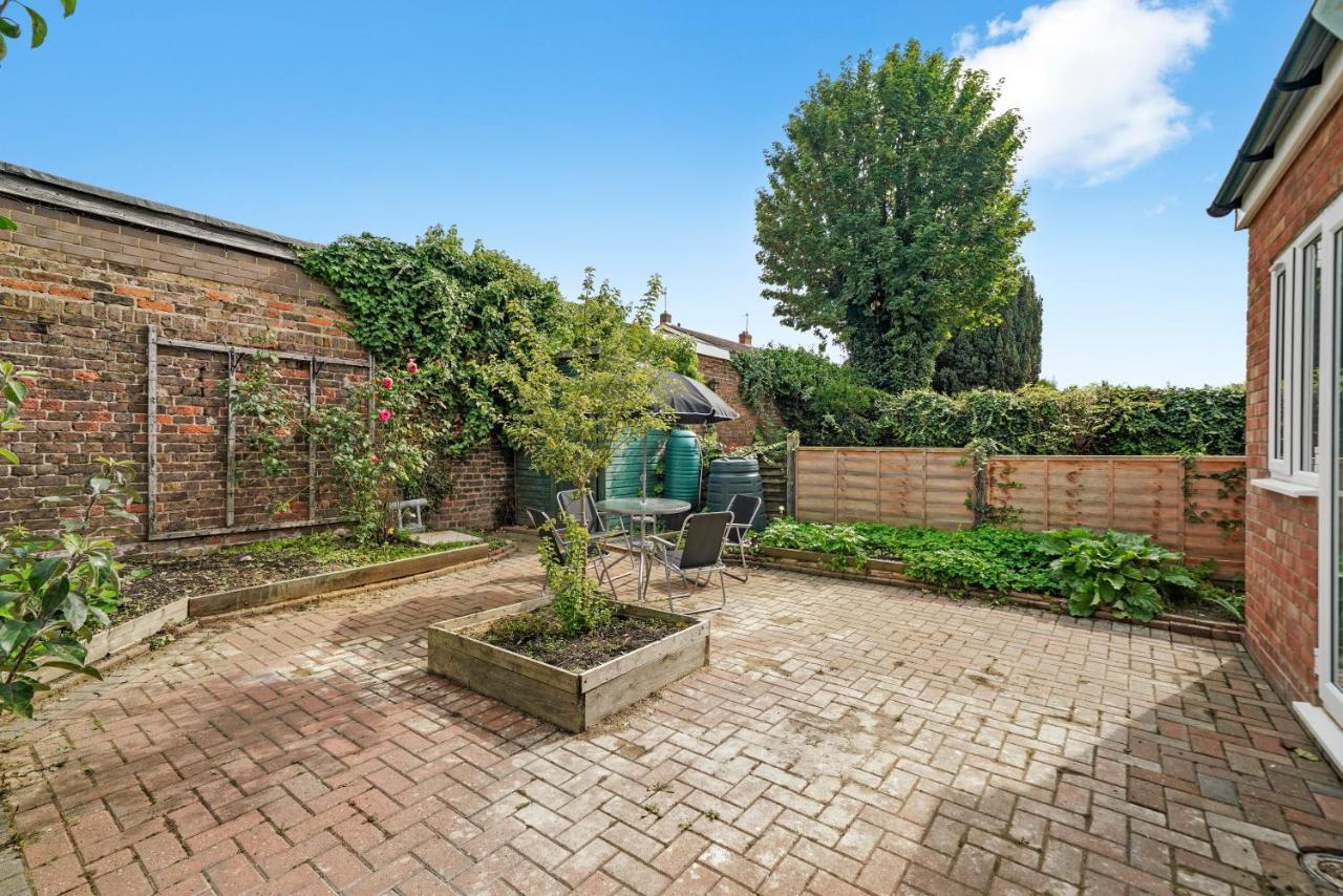 Boutique Heathrow Studio'S - Parking - Garden Apartment Harmondsworth ภายนอก รูปภาพ
