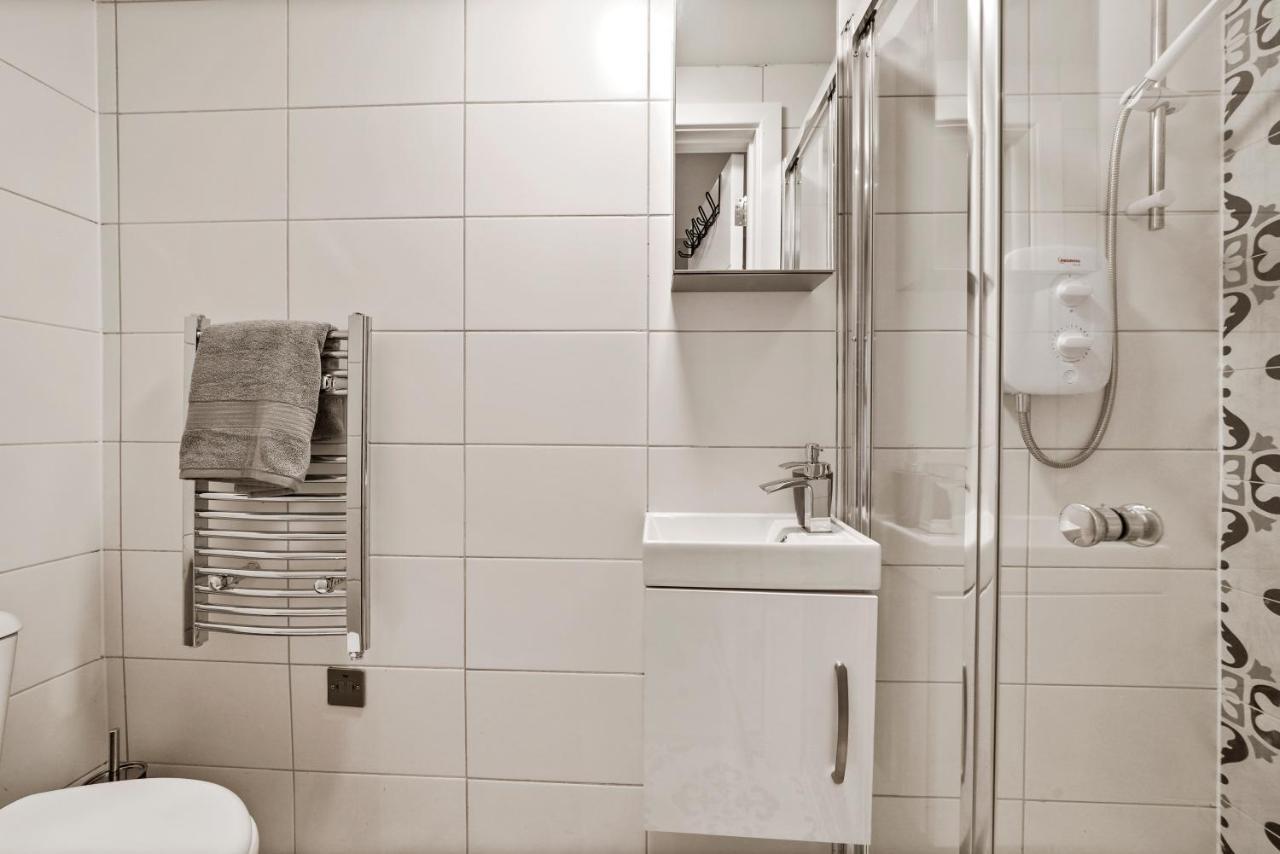 Boutique Heathrow Studio'S - Parking - Garden Apartment Harmondsworth ภายนอก รูปภาพ