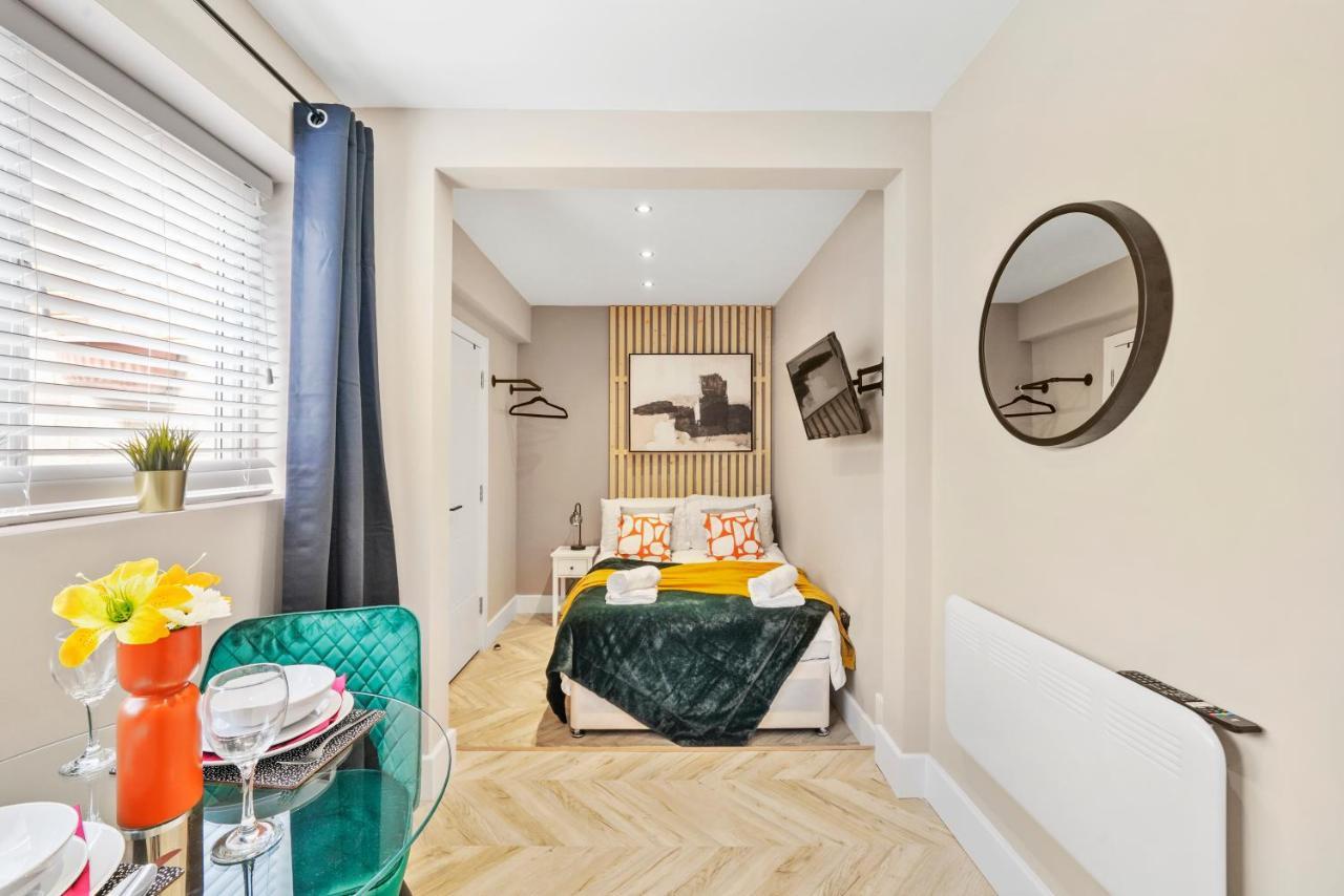 Boutique Heathrow Studio'S - Parking - Garden Apartment Harmondsworth ภายนอก รูปภาพ