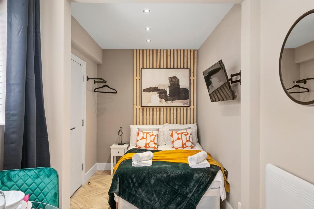 Boutique Heathrow Studio'S - Parking - Garden Apartment Harmondsworth ภายนอก รูปภาพ