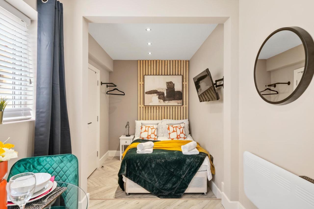 Boutique Heathrow Studio'S - Parking - Garden Apartment Harmondsworth ภายนอก รูปภาพ