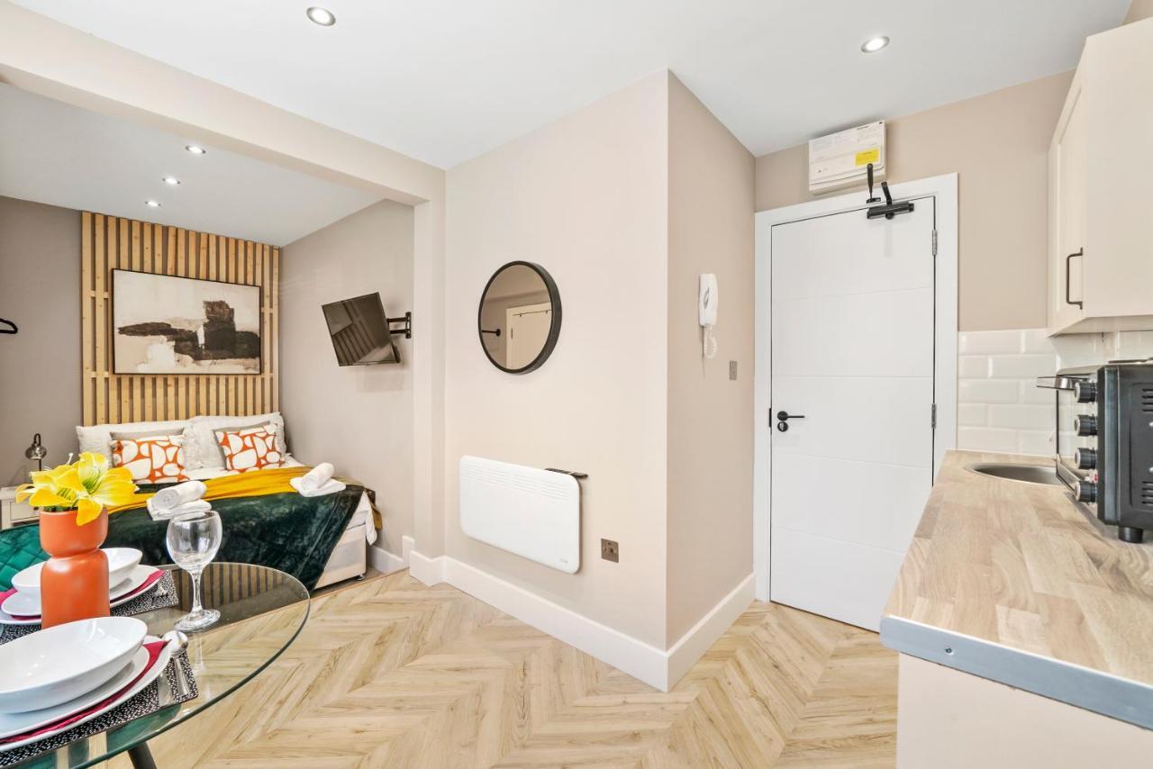 Boutique Heathrow Studio'S - Parking - Garden Apartment Harmondsworth ภายนอก รูปภาพ