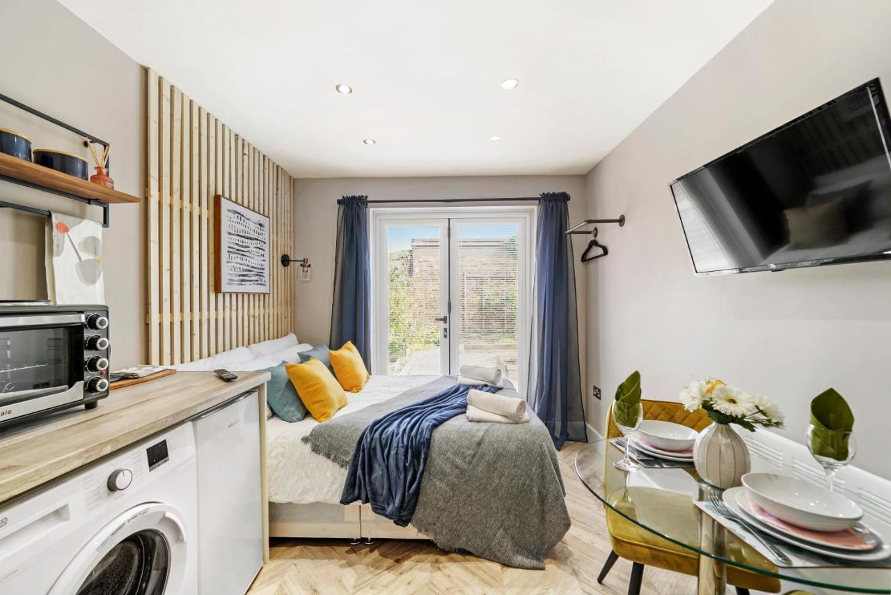 Boutique Heathrow Studio'S - Parking - Garden Apartment Harmondsworth ภายนอก รูปภาพ