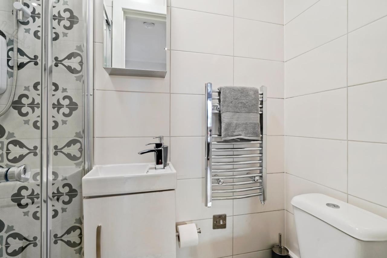 Boutique Heathrow Studio'S - Parking - Garden Apartment Harmondsworth ภายนอก รูปภาพ