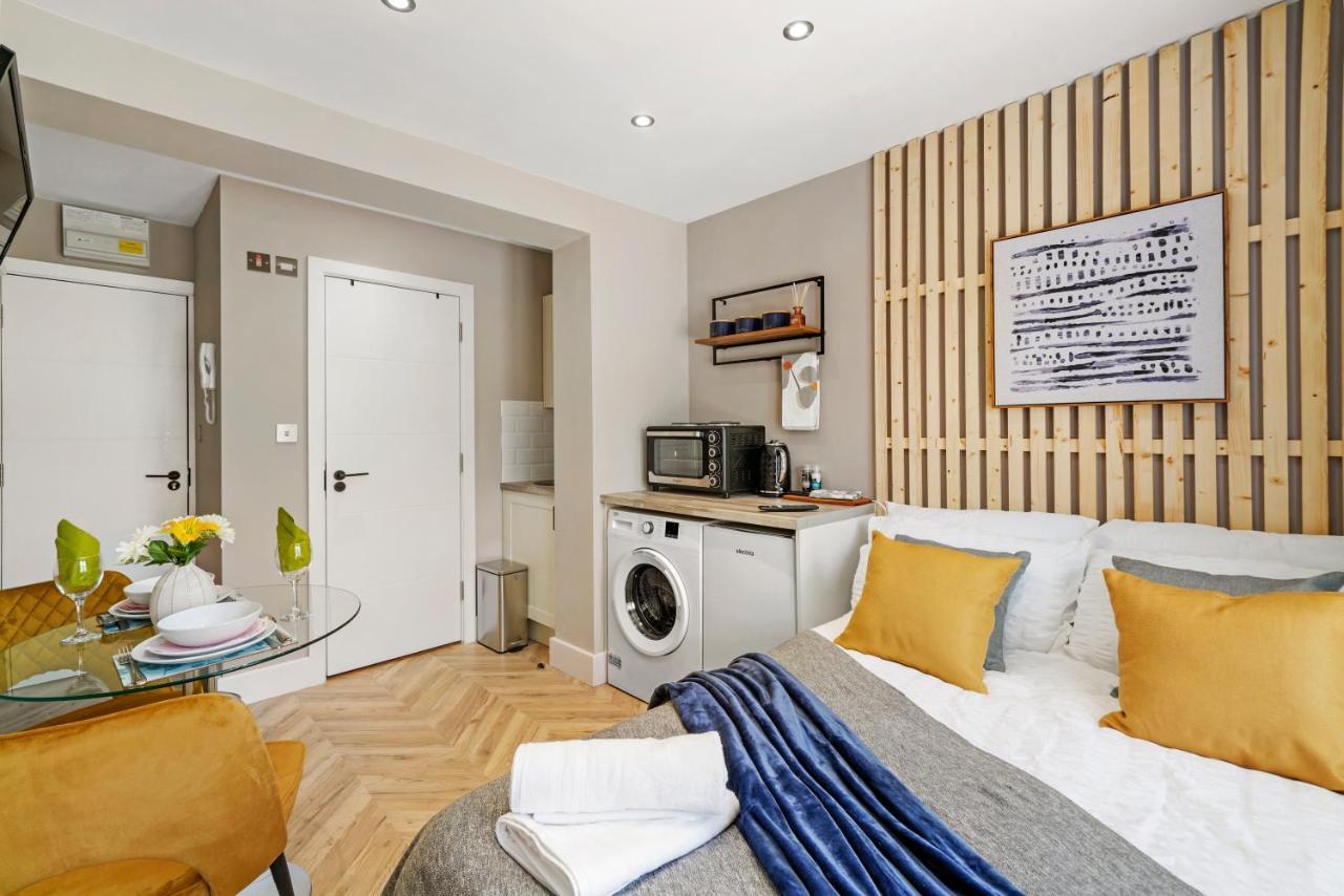 Boutique Heathrow Studio'S - Parking - Garden Apartment Harmondsworth ภายนอก รูปภาพ