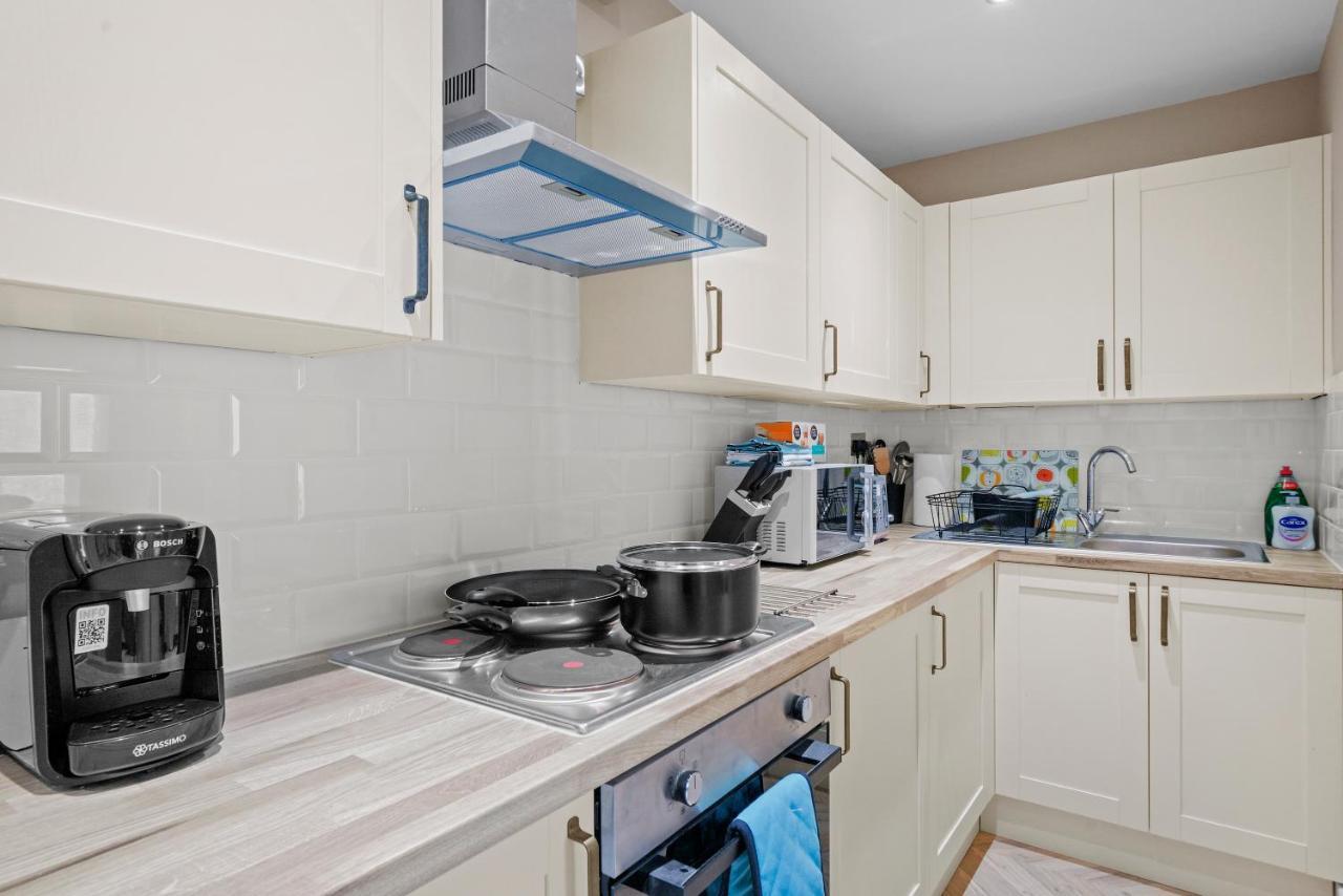 Boutique Heathrow Studio'S - Parking - Garden Apartment Harmondsworth ภายนอก รูปภาพ