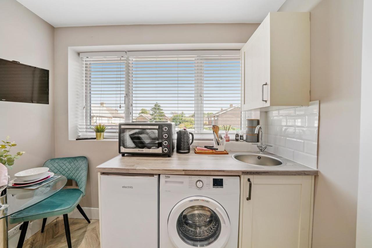 Boutique Heathrow Studio'S - Parking - Garden Apartment Harmondsworth ภายนอก รูปภาพ