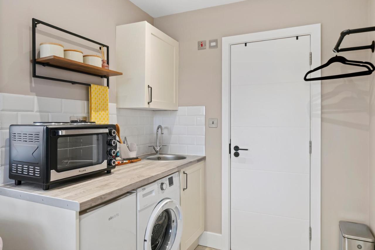 Boutique Heathrow Studio'S - Parking - Garden Apartment Harmondsworth ภายนอก รูปภาพ